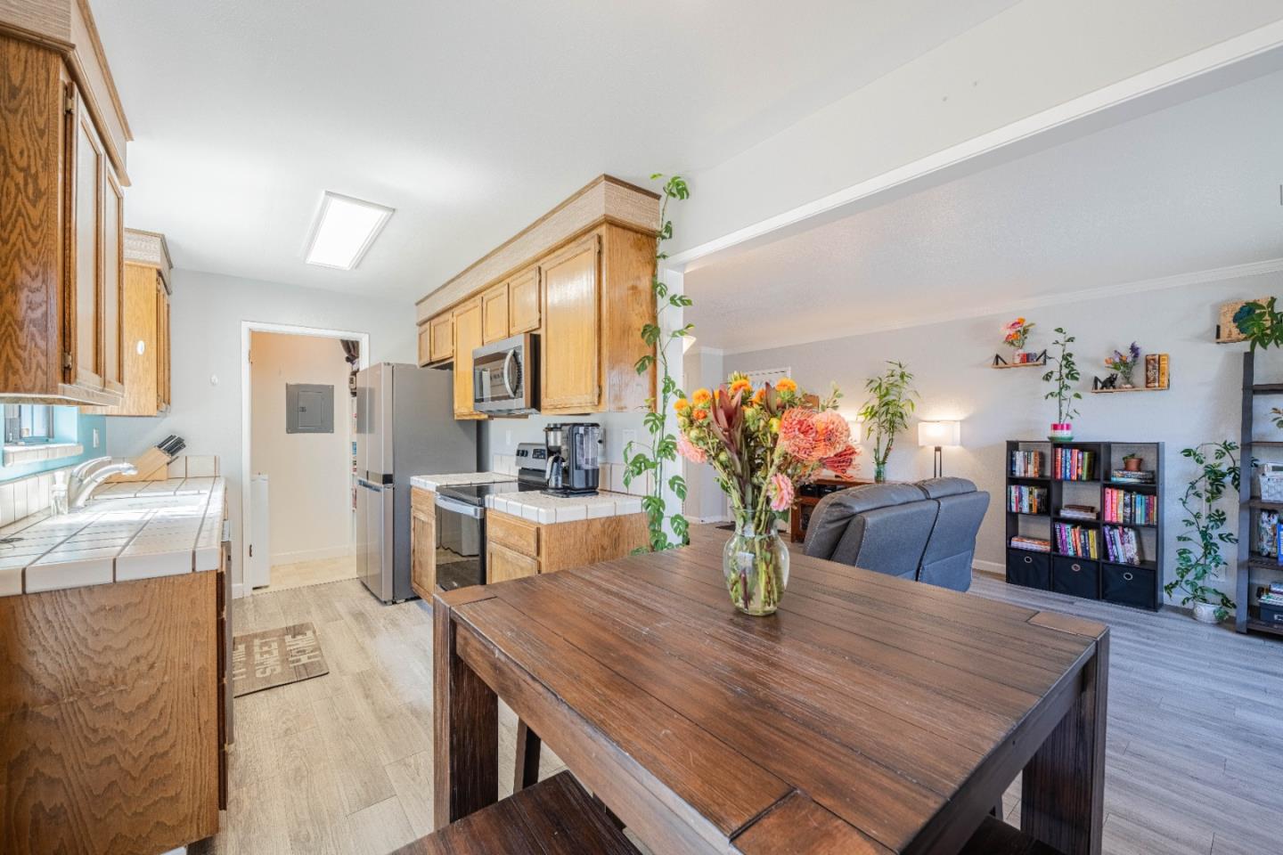 Detail Gallery Image 9 of 25 For 1051 Riker St #5,  Salinas,  CA 93901 - 2 Beds | 1 Baths