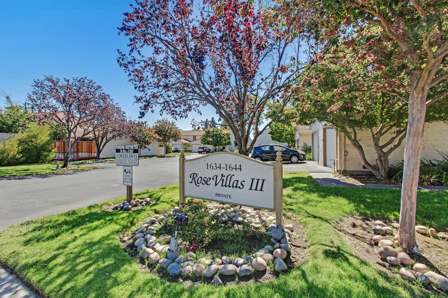 Detail Gallery Image 13 of 15 For 1638 Branham Ln #D,  San Jose,  CA 95118 - 2 Beds | 1/1 Baths