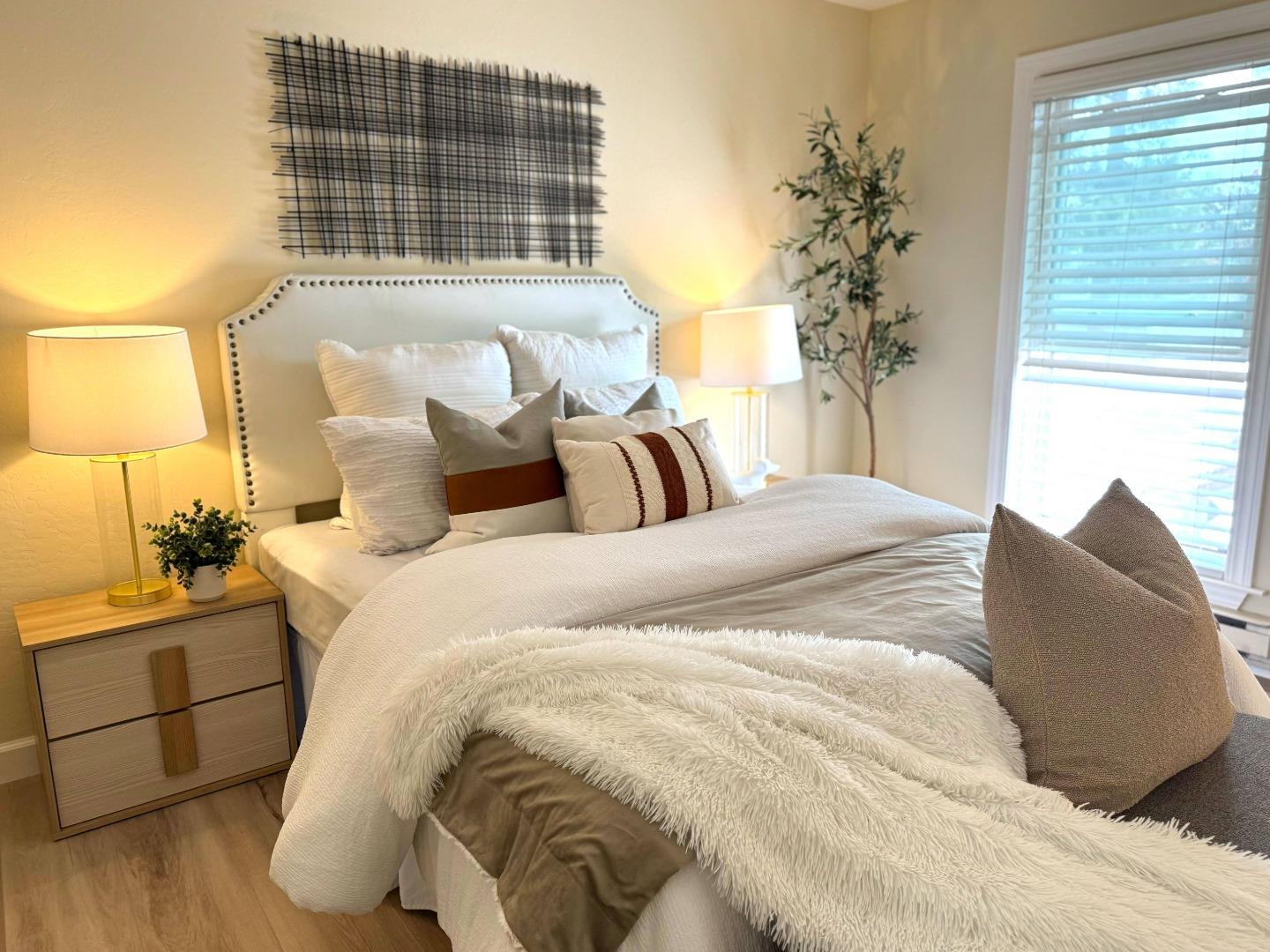 Detail Gallery Image 4 of 15 For 1638 Branham Ln #D,  San Jose,  CA 95118 - 2 Beds | 1/1 Baths