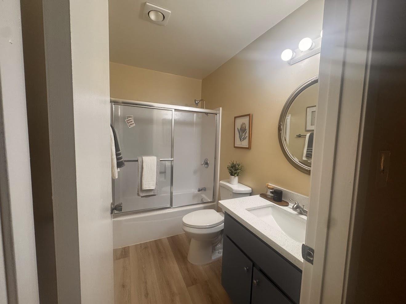 Detail Gallery Image 5 of 15 For 1638 Branham Ln #D,  San Jose,  CA 95118 - 2 Beds | 1/1 Baths