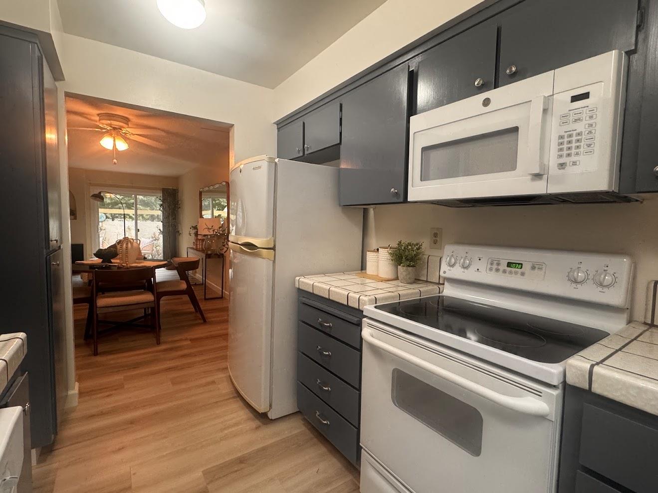 Detail Gallery Image 8 of 15 For 1638 Branham Ln #D,  San Jose,  CA 95118 - 2 Beds | 1/1 Baths