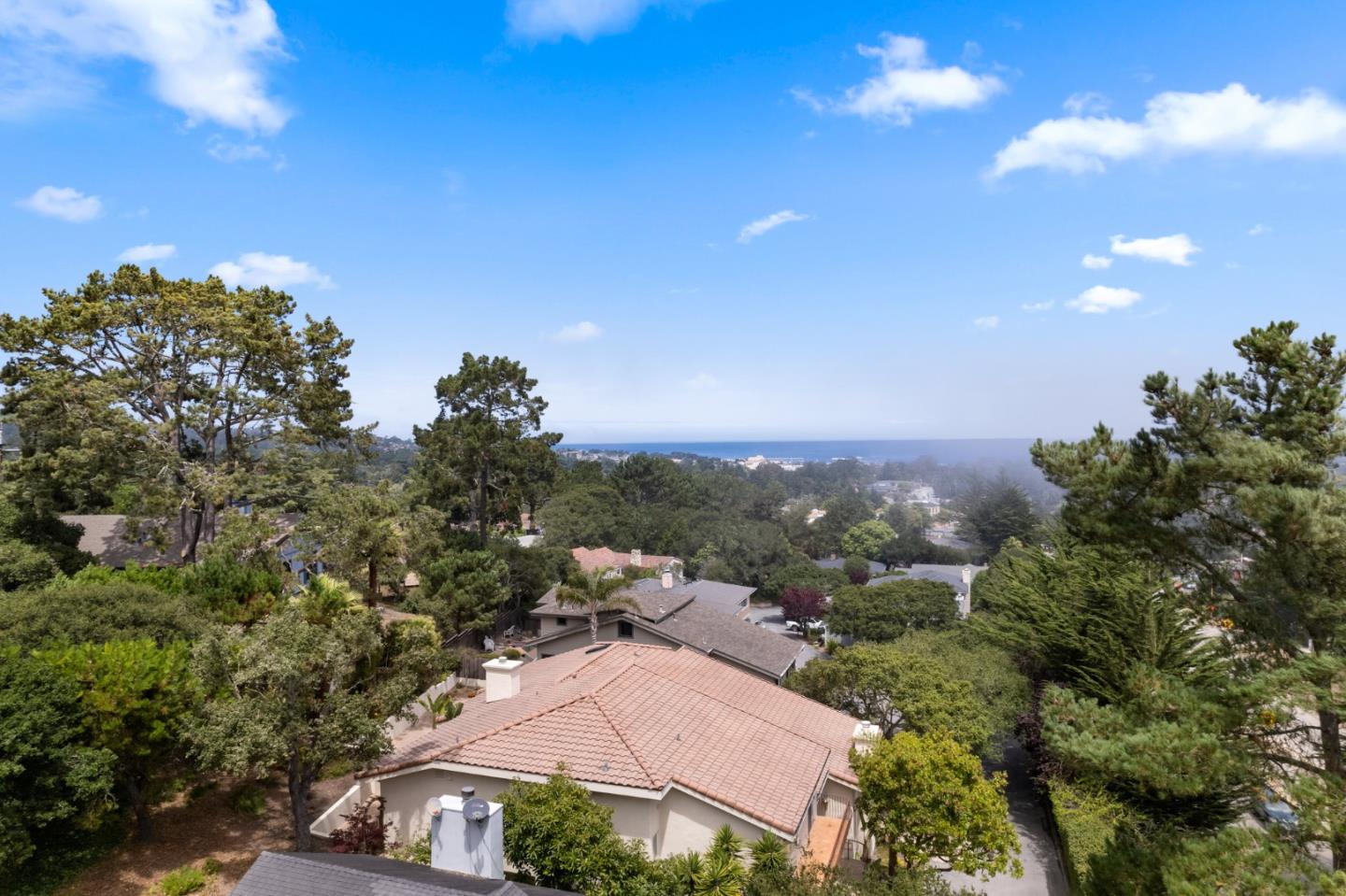 Detail Gallery Image 3 of 39 For 5 Zaragoza Views, Monterey,  CA 93940 - 3 Beds | 2/1 Baths
