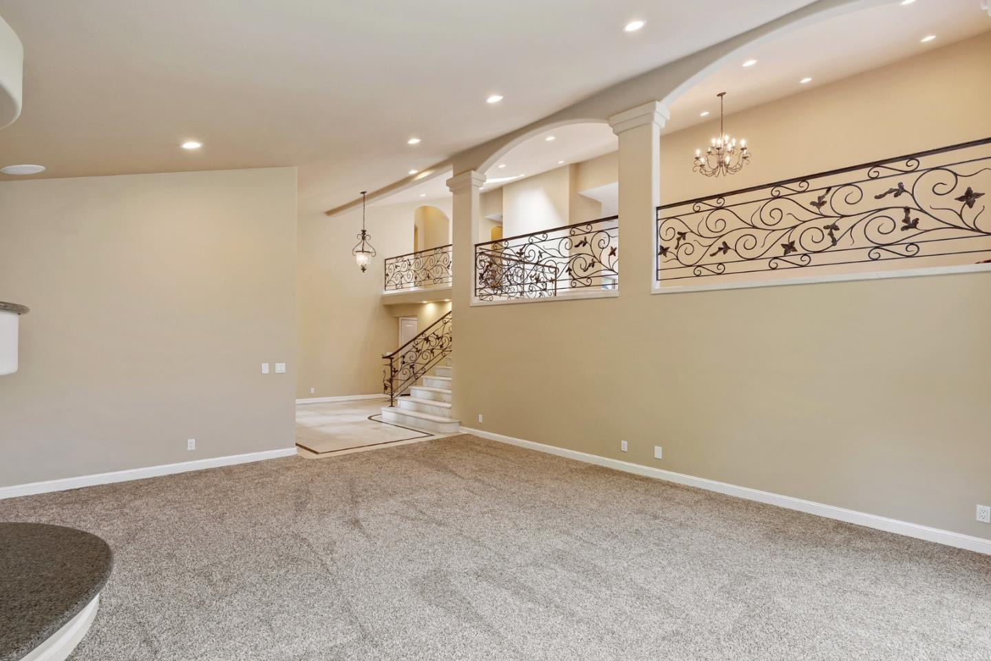 Detail Gallery Image 7 of 39 For 5 Zaragoza Views, Monterey,  CA 93940 - 3 Beds | 2/1 Baths