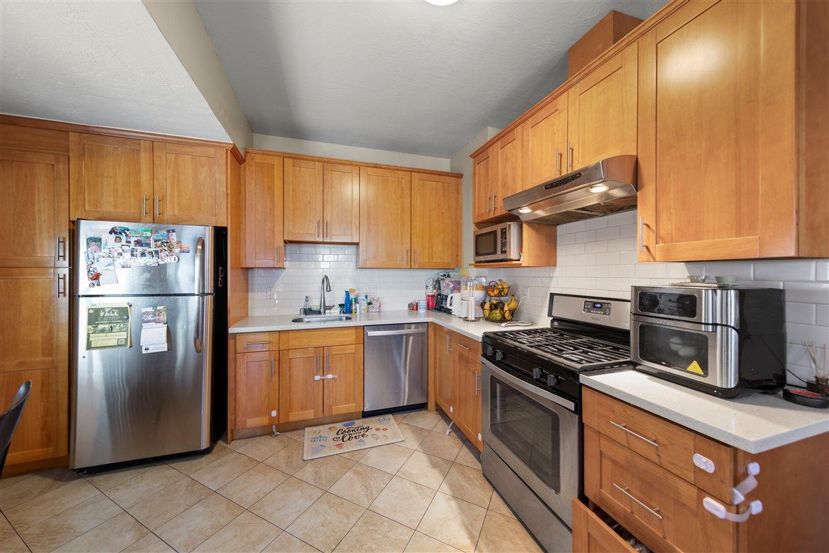 Detail Gallery Image 18 of 27 For 321 Grand Blvd, San Mateo,  CA 94401 - – Beds | – Baths