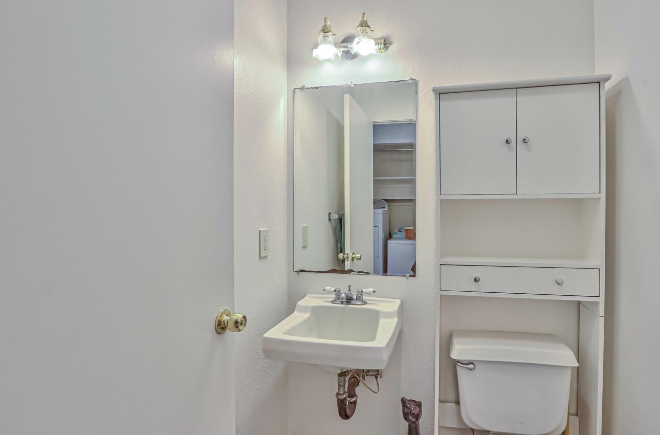 Detail Gallery Image 11 of 24 For 1212 Trinity Ave, Seaside,  CA 93955 - 3 Beds | 1/1 Baths