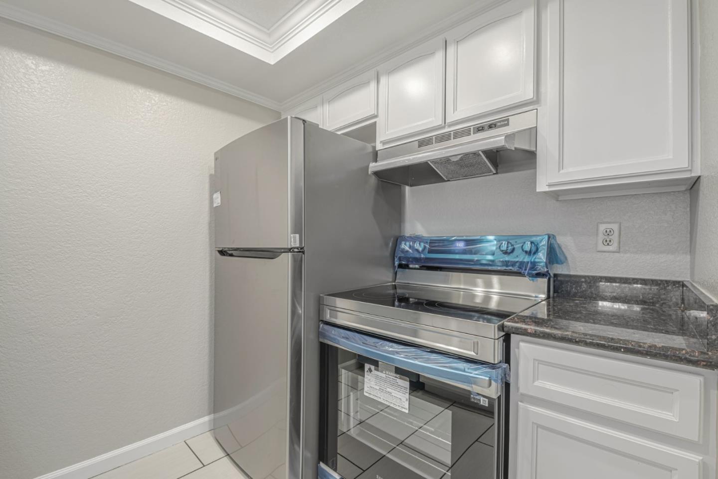 Detail Gallery Image 10 of 30 For 1553 Pyrenees Ave #35,  Stockton,  CA 95210 - 1 Beds | 1 Baths