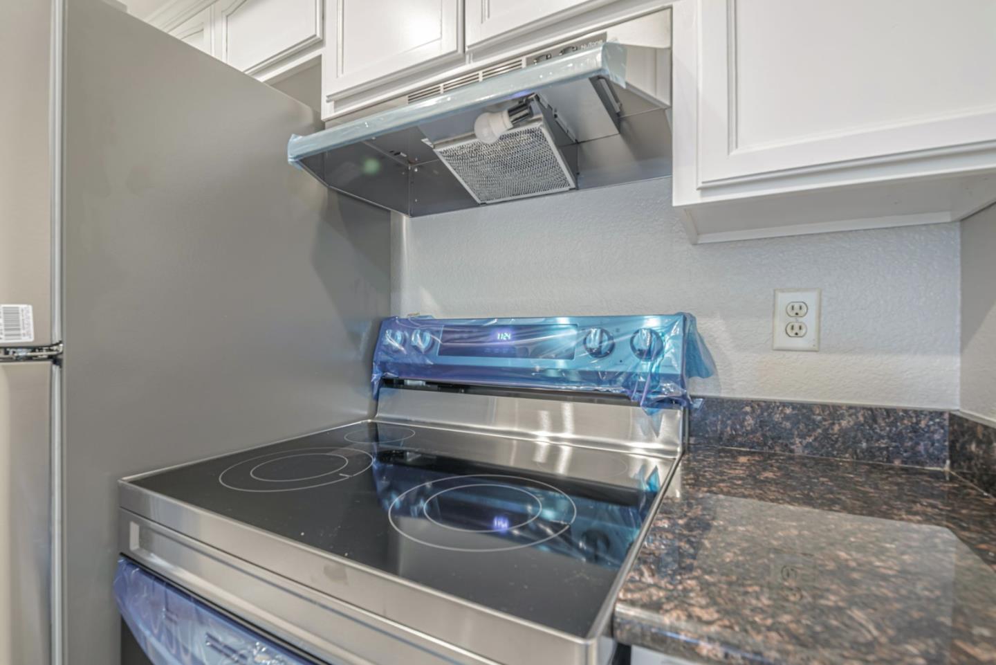 Detail Gallery Image 11 of 30 For 1553 Pyrenees Ave #35,  Stockton,  CA 95210 - 1 Beds | 1 Baths