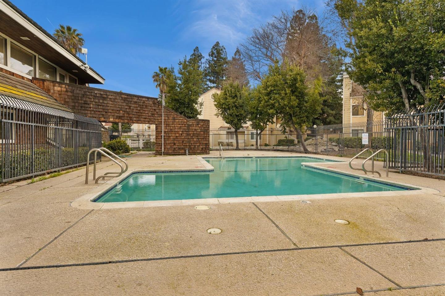 Detail Gallery Image 25 of 30 For 1553 Pyrenees Ave #35,  Stockton,  CA 95210 - 1 Beds | 1 Baths