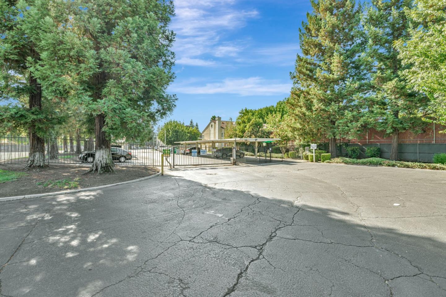 Detail Gallery Image 28 of 30 For 1553 Pyrenees Ave #35,  Stockton,  CA 95210 - 1 Beds | 1 Baths