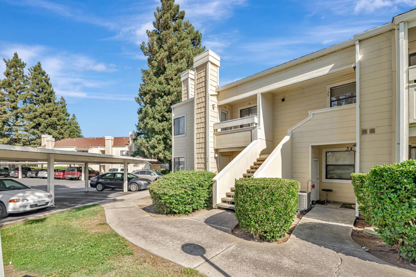 Detail Gallery Image 3 of 30 For 1553 Pyrenees Ave #35,  Stockton,  CA 95210 - 1 Beds | 1 Baths