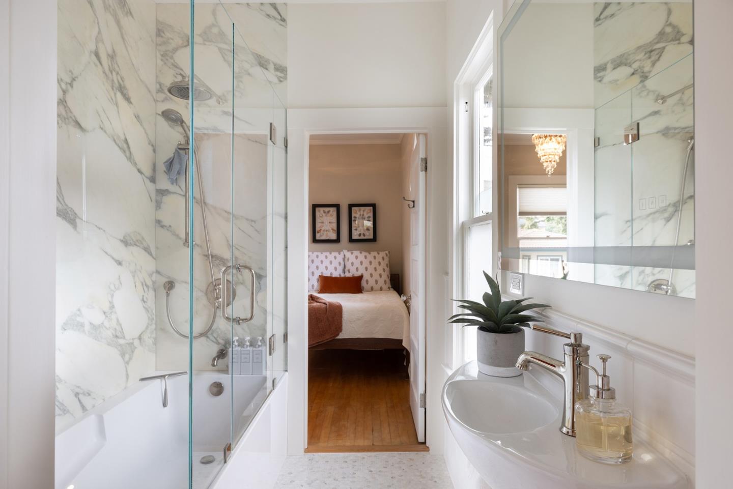 Detail Gallery Image 10 of 17 For 405 Carmel Ave, Pacific Grove,  CA 93950 - 2 Beds | 1 Baths