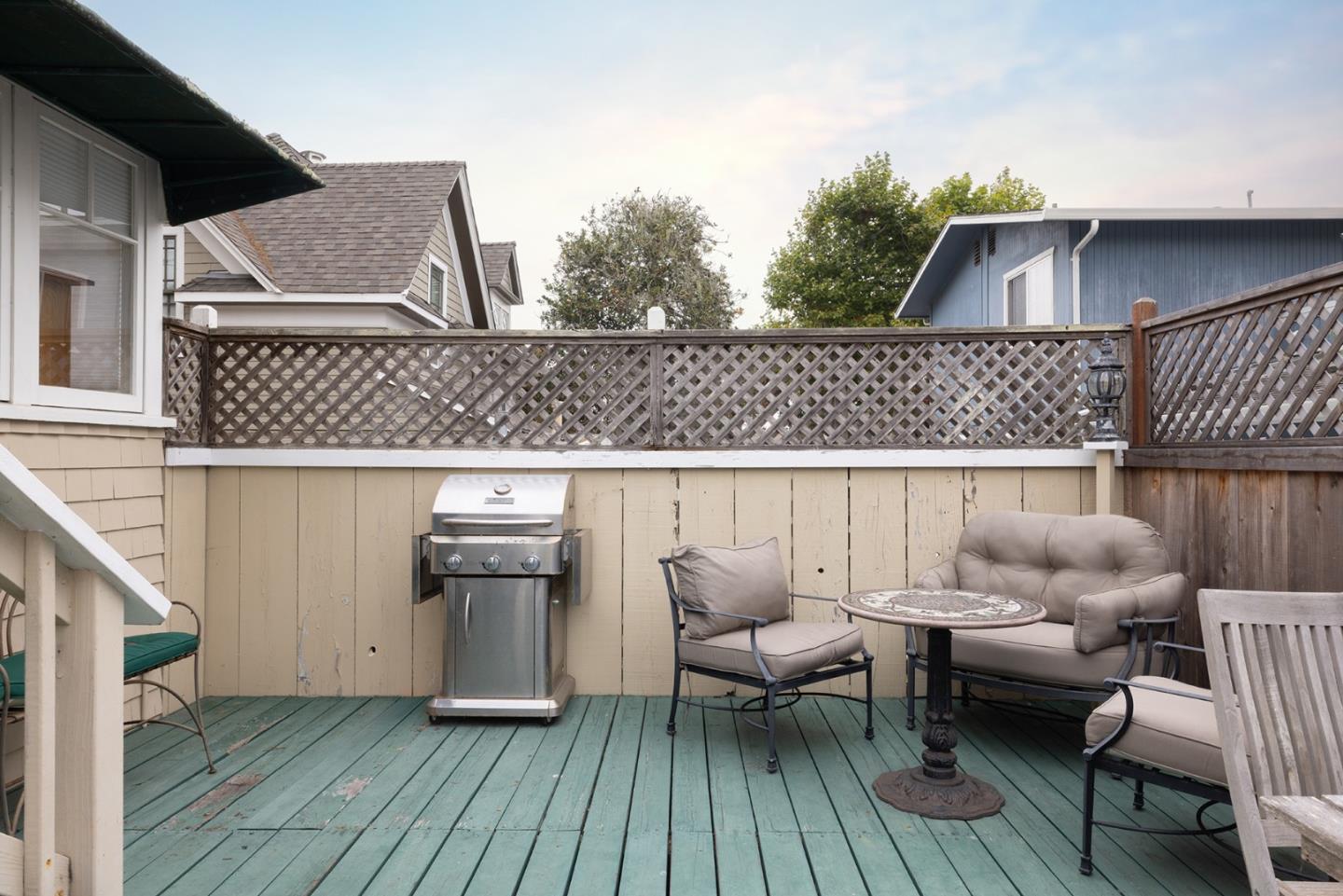 Detail Gallery Image 15 of 17 For 405 Carmel Ave, Pacific Grove,  CA 93950 - 2 Beds | 1 Baths