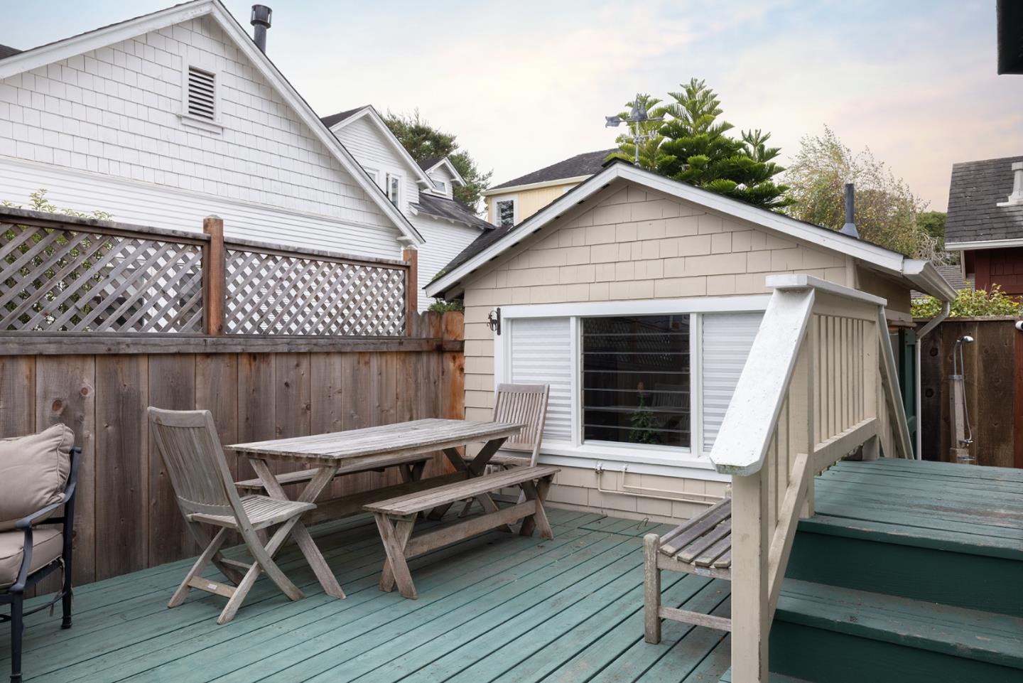 Detail Gallery Image 16 of 17 For 405 Carmel Ave, Pacific Grove,  CA 93950 - 2 Beds | 1 Baths