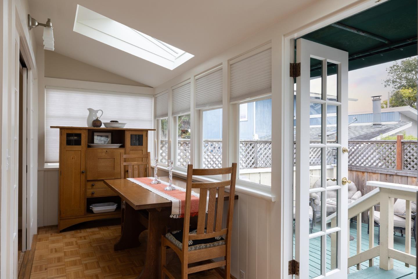 Detail Gallery Image 8 of 17 For 405 Carmel Ave, Pacific Grove,  CA 93950 - 2 Beds | 1 Baths