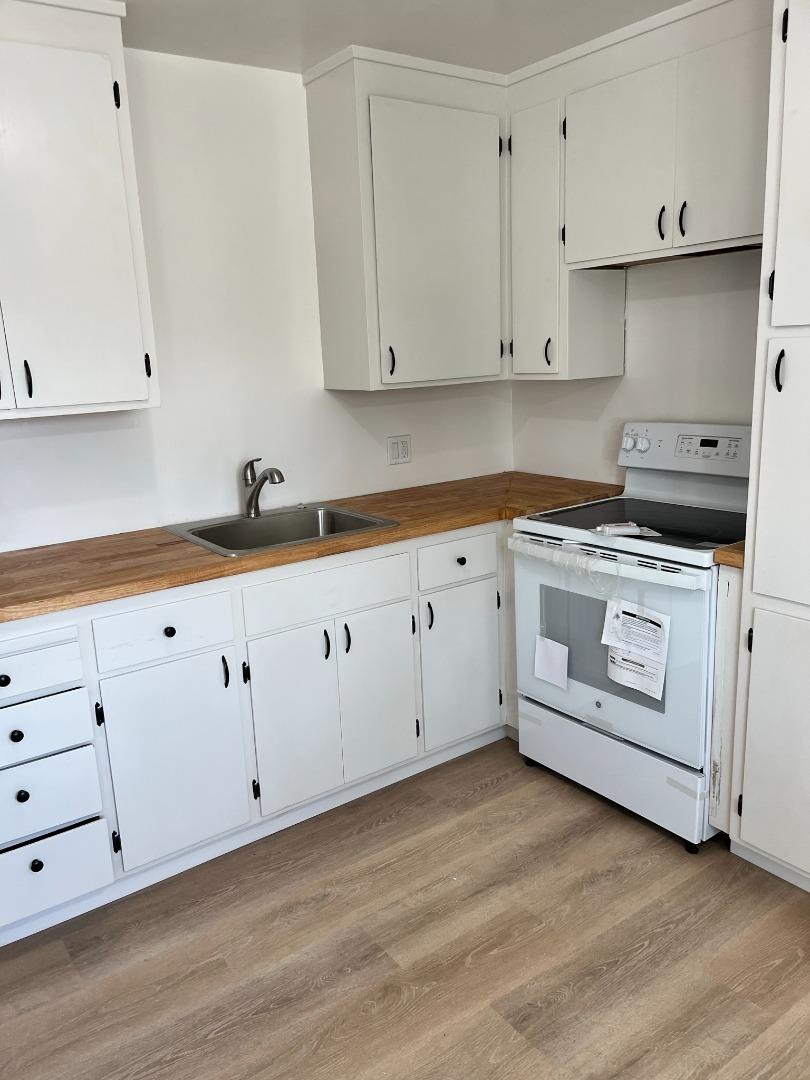 Detail Gallery Image 13 of 19 For 1526 Hess Rd, Redwood City,  CA 94061 - – Beds | – Baths