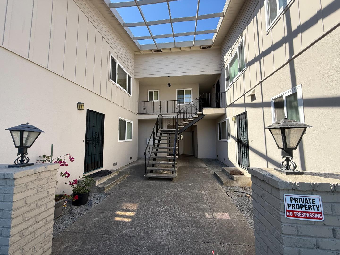 Detail Gallery Image 6 of 19 For 1526 Hess Rd, Redwood City,  CA 94061 - – Beds | – Baths