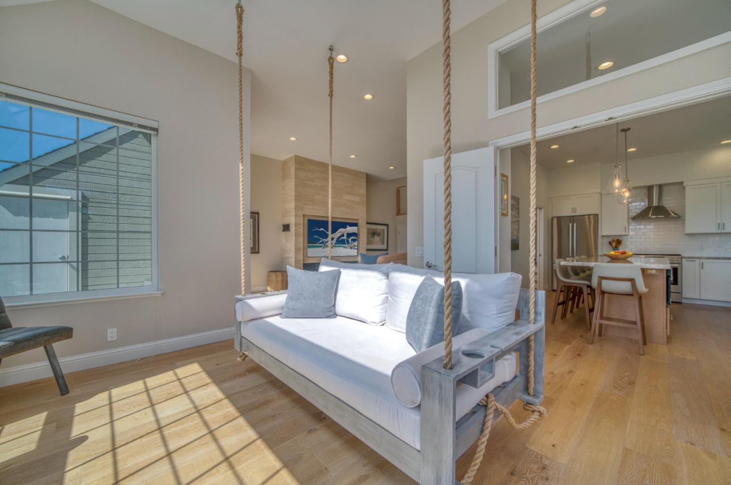 Detail Gallery Image 13 of 38 For 21 Merion Rd, Half Moon Bay,  CA 94019 - 3 Beds | 2/1 Baths