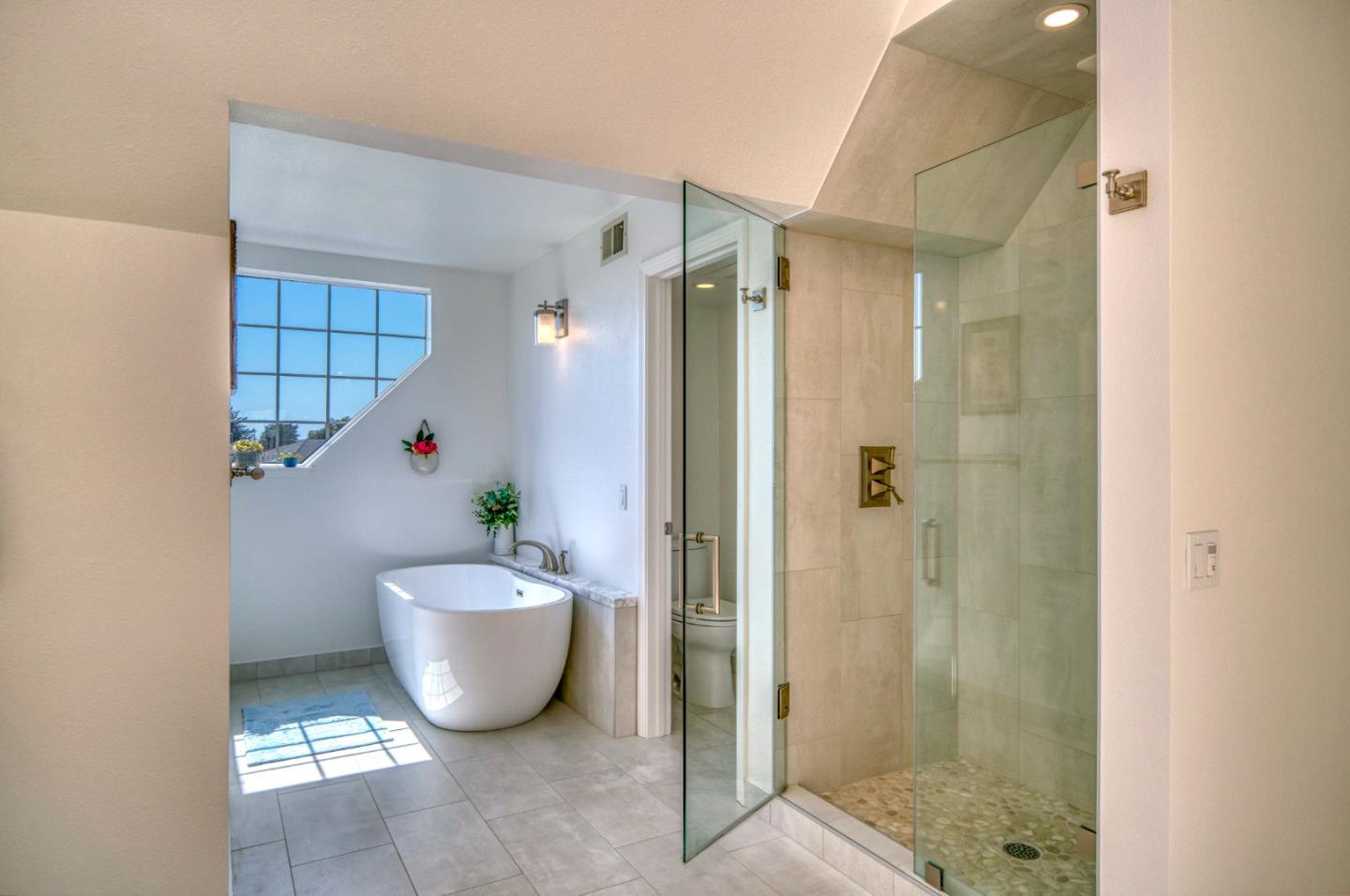 Detail Gallery Image 24 of 38 For 21 Merion Rd, Half Moon Bay,  CA 94019 - 3 Beds | 2/1 Baths