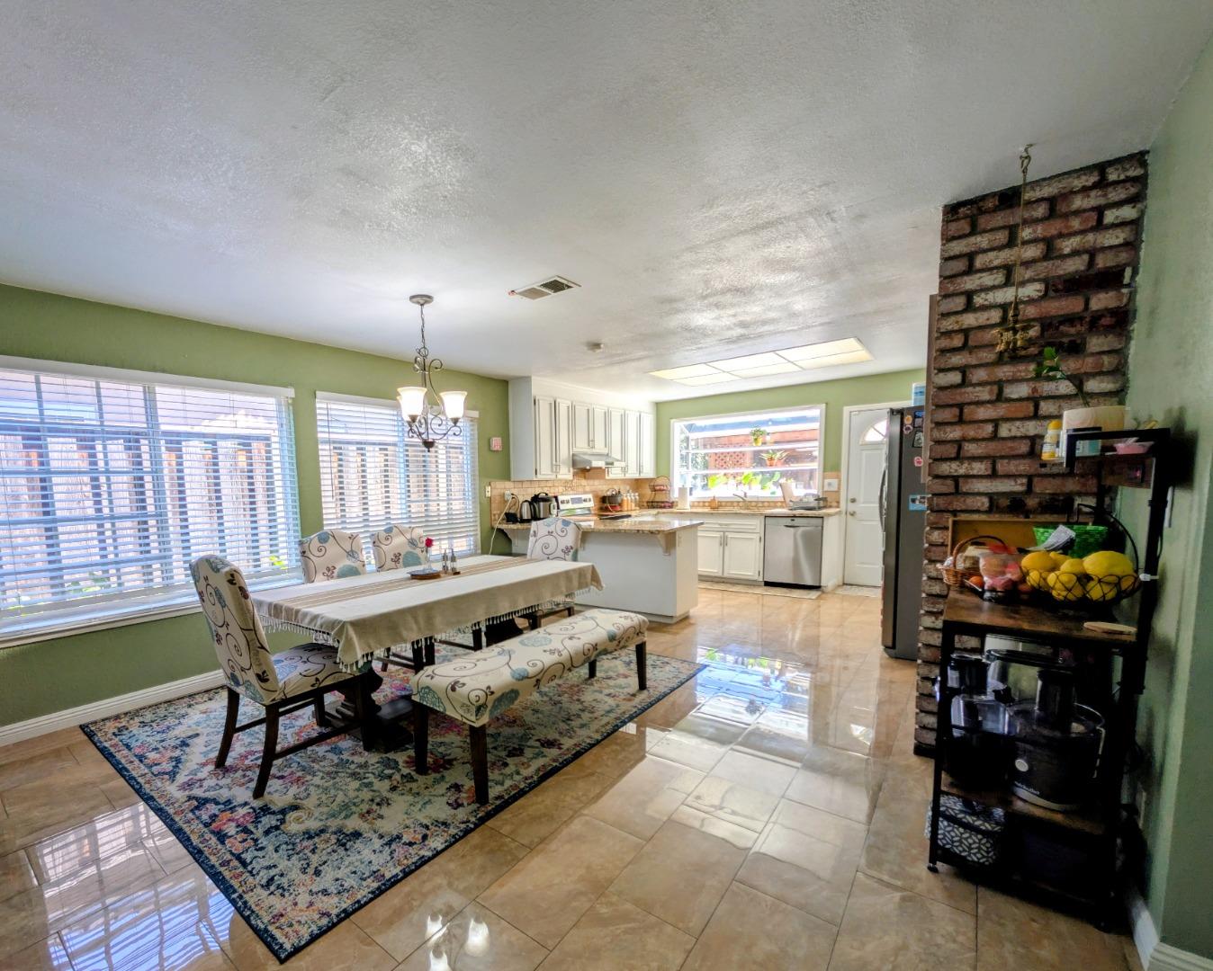 Detail Gallery Image 8 of 29 For 416 Rumsey Ct, San Jose,  CA 95111 - 4 Beds | 2 Baths