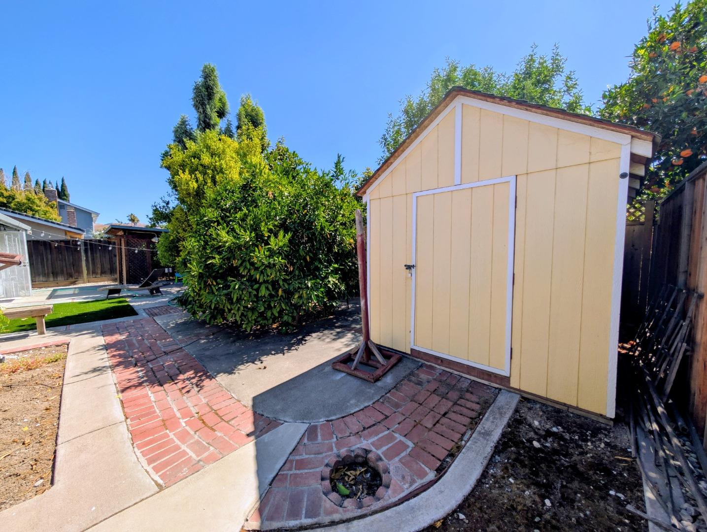 Detail Gallery Image 9 of 29 For 416 Rumsey Ct, San Jose,  CA 95111 - 4 Beds | 2 Baths