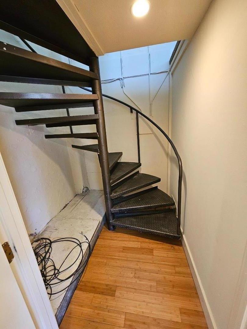 Detail Gallery Image 4 of 5 For 1405 Broadway, Burlingame,  CA 94010 - – Beds | – Baths