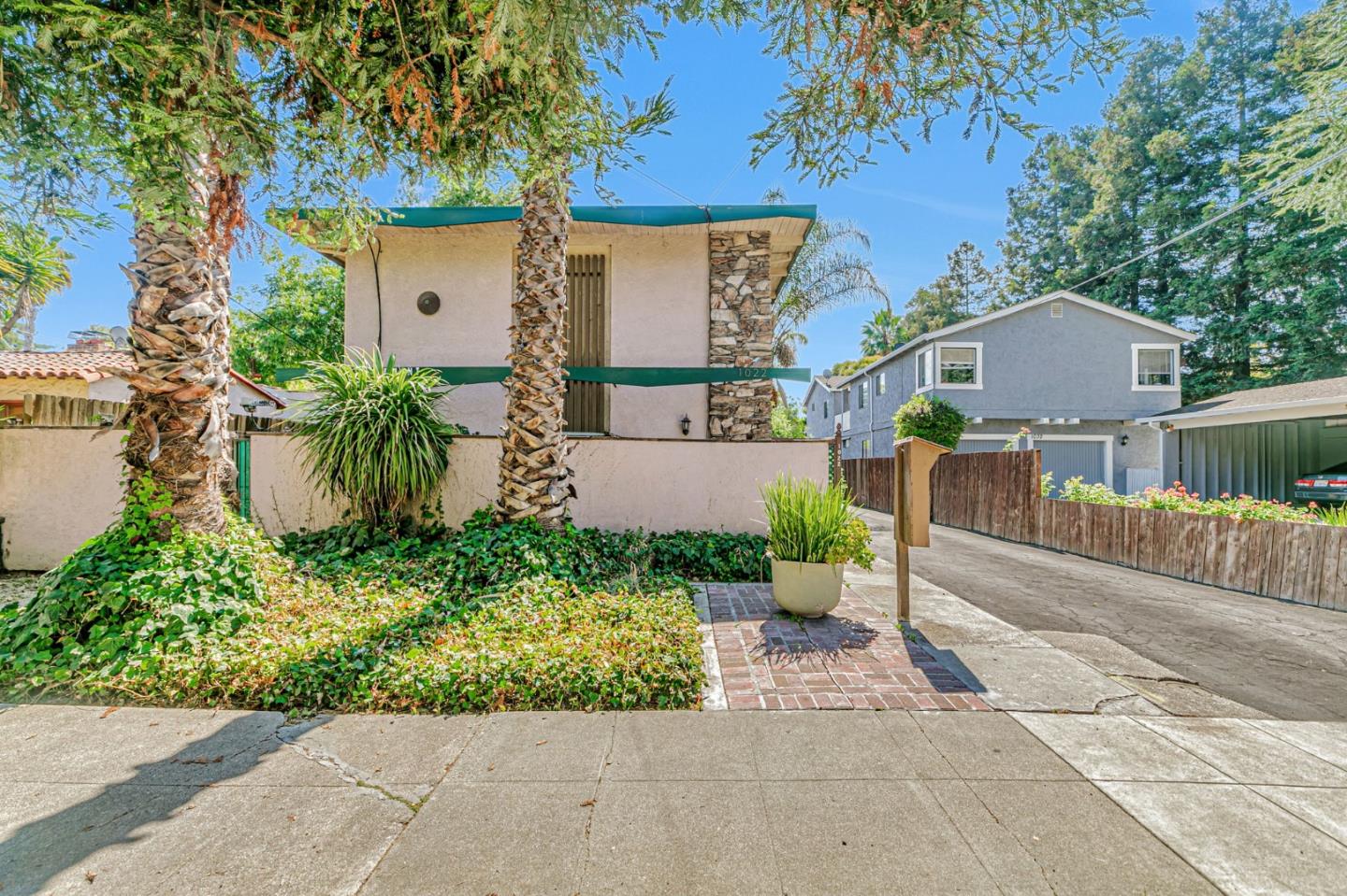 Detail Gallery Image 2 of 23 For 1022 Vermont St, San Jose,  CA 95126 - – Beds | – Baths