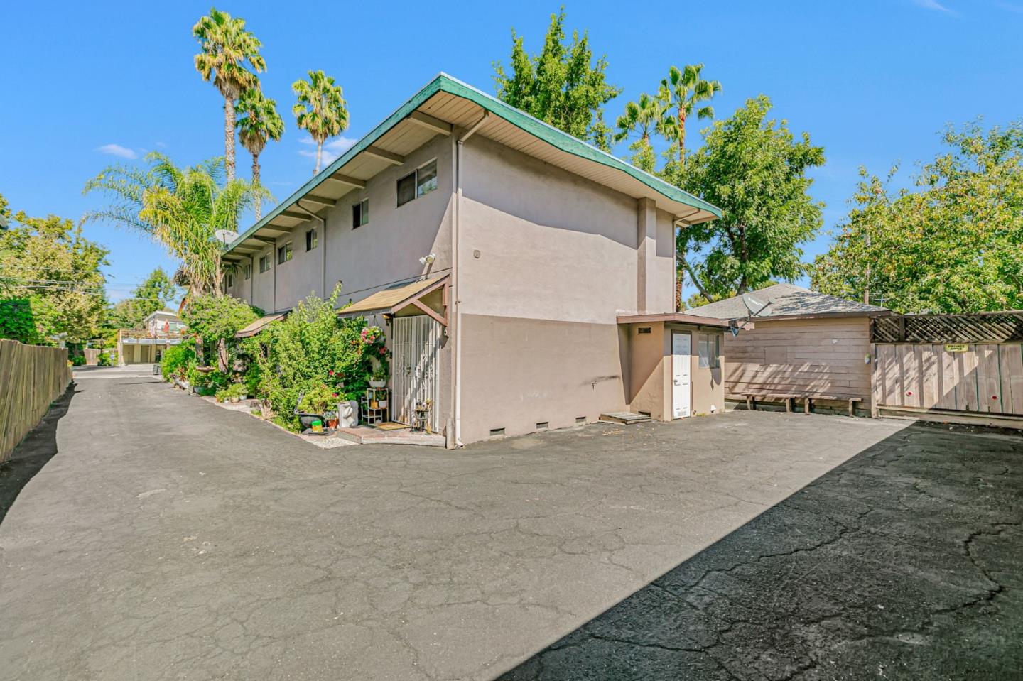 Detail Gallery Image 5 of 23 For 1022 Vermont St, San Jose,  CA 95126 - – Beds | – Baths