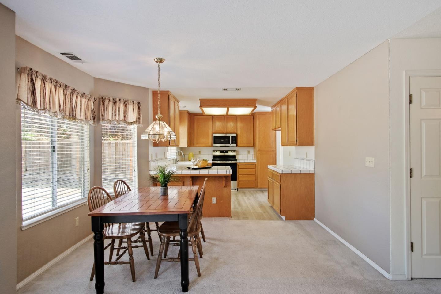 Detail Gallery Image 12 of 24 For 1622 Fir Dr, Los Banos,  CA 93635 - 4 Beds | 3 Baths