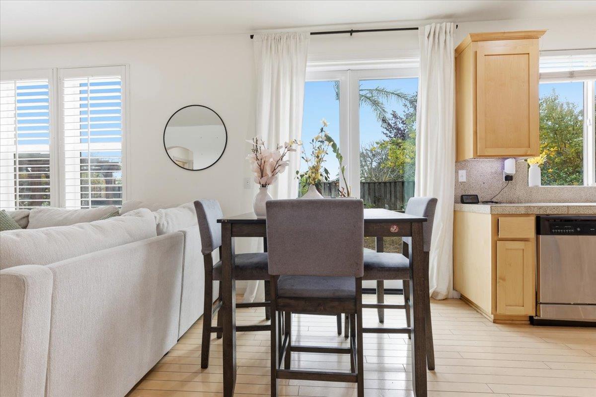 Detail Gallery Image 11 of 40 For 160 Trimble Ct, Gilroy,  CA 95020 - 4 Beds | 2/1 Baths