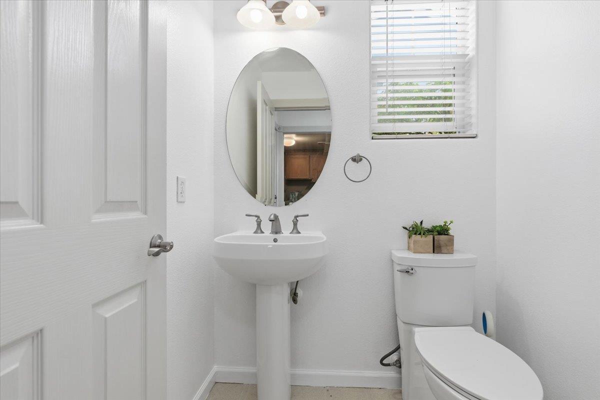 Detail Gallery Image 14 of 40 For 160 Trimble Ct, Gilroy,  CA 95020 - 4 Beds | 2/1 Baths