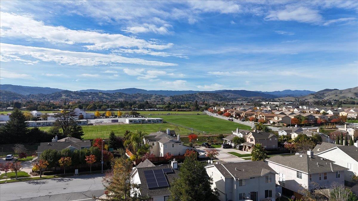 Detail Gallery Image 37 of 40 For 160 Trimble Ct, Gilroy,  CA 95020 - 4 Beds | 2/1 Baths