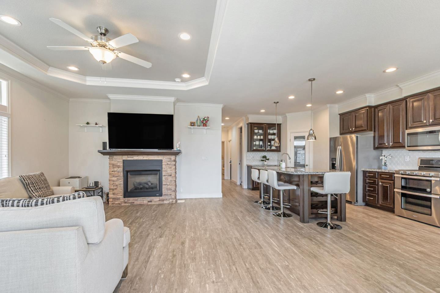 Detail Gallery Image 5 of 34 For 1358 Oakland Rd #81,  San Jose,  CA 95112 - 3 Beds | 2 Baths