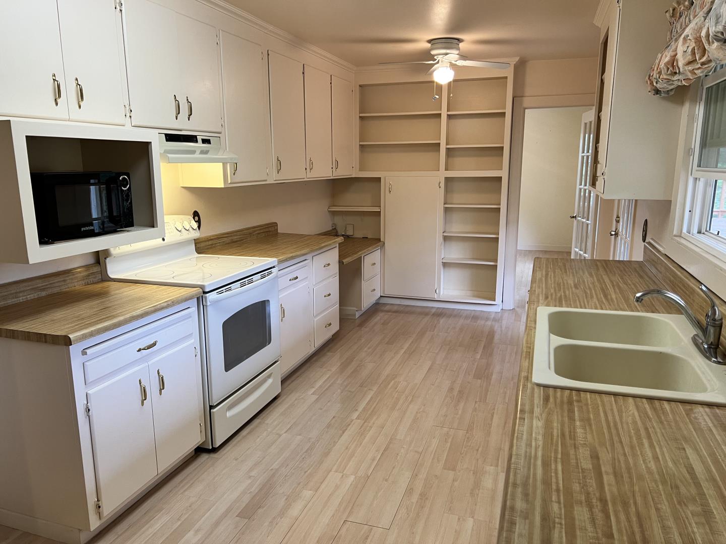 Detail Gallery Image 11 of 24 For 18065 Soda Springs Rd, Los Gatos,  CA 95033 - 2 Beds | 1 Baths