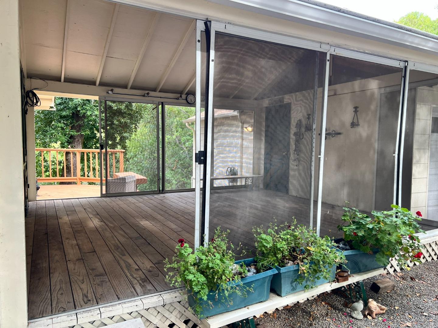 Detail Gallery Image 6 of 24 For 18065 Soda Springs Rd, Los Gatos,  CA 95033 - 2 Beds | 1 Baths