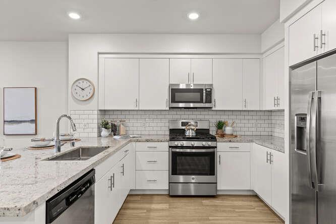 Detail Gallery Image 2 of 32 For 5925 Charlotte Dr #212,  San Jose,  CA 95123 - 2 Beds | 2 Baths