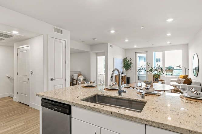 Detail Gallery Image 4 of 32 For 5925 Charlotte Dr #212,  San Jose,  CA 95123 - 2 Beds | 2 Baths