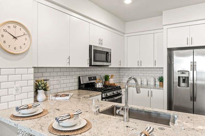 Detail Gallery Image 5 of 32 For 5925 Charlotte Dr #212,  San Jose,  CA 95123 - 2 Beds | 2 Baths