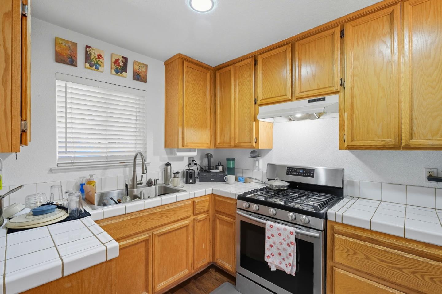 Detail Gallery Image 14 of 50 For 1336 Stephanie Ave, Sacramento,  CA 95838 - 3 Beds | 2 Baths