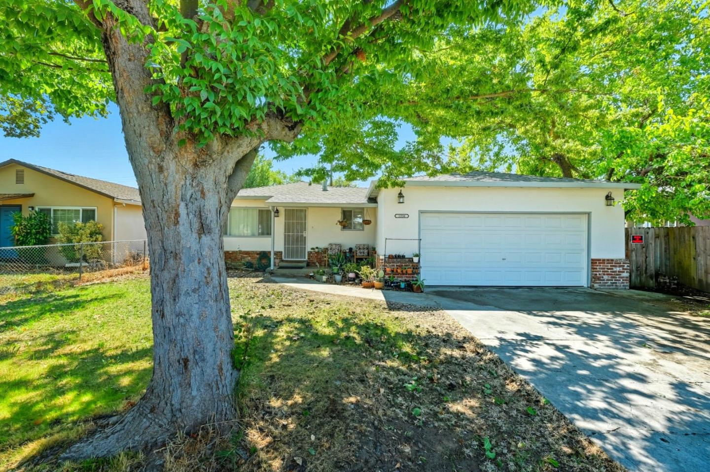 Detail Gallery Image 2 of 50 For 1336 Stephanie Ave, Sacramento,  CA 95838 - 3 Beds | 2 Baths