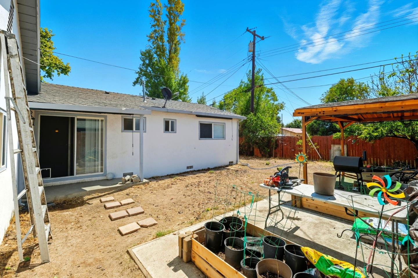 Detail Gallery Image 45 of 50 For 1336 Stephanie Ave, Sacramento,  CA 95838 - 3 Beds | 2 Baths