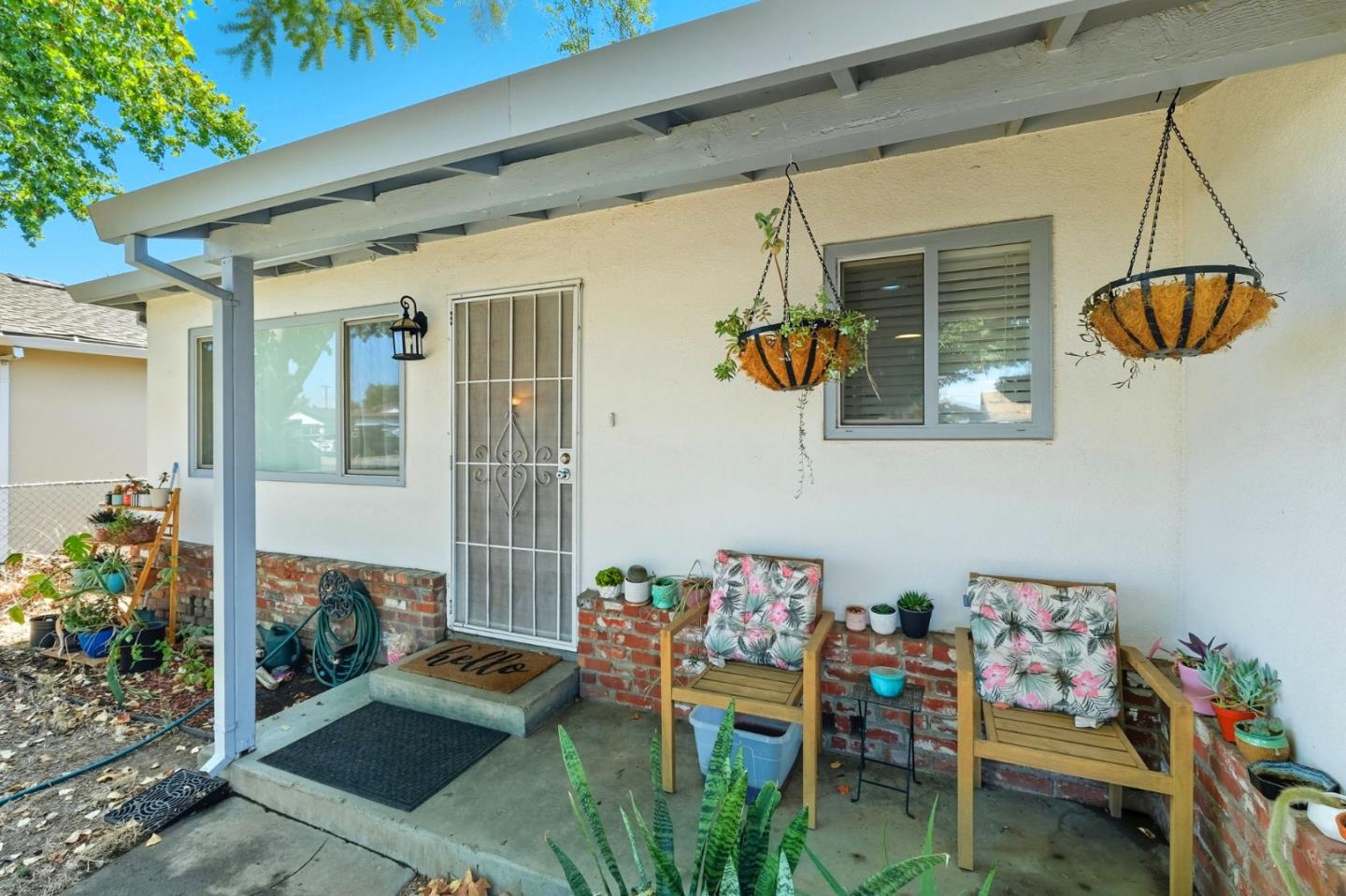 Detail Gallery Image 5 of 50 For 1336 Stephanie Ave, Sacramento,  CA 95838 - 3 Beds | 2 Baths