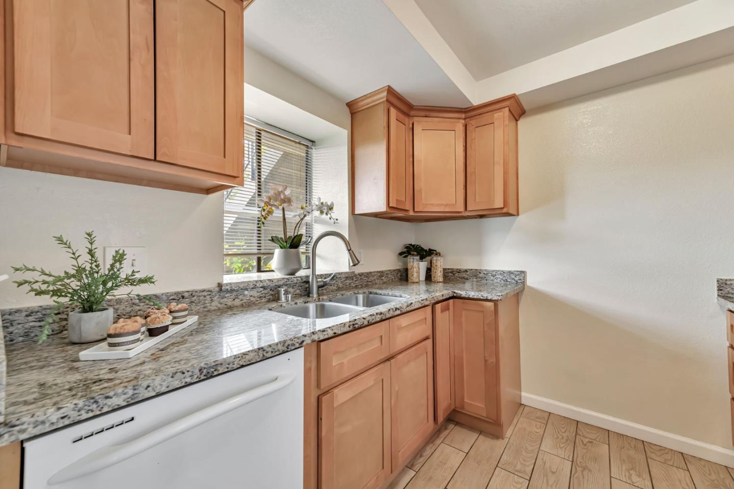 Detail Gallery Image 10 of 32 For 3326 Shadow Park Pl, San Jose,  CA 95121 - 2 Beds | 1 Baths