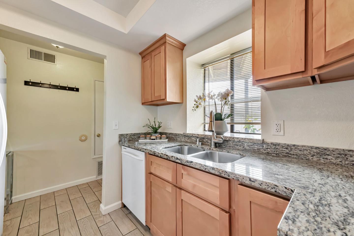 Detail Gallery Image 12 of 32 For 3326 Shadow Park Pl, San Jose,  CA 95121 - 2 Beds | 1 Baths