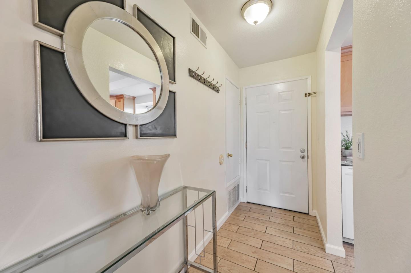 Detail Gallery Image 5 of 32 For 3326 Shadow Park Pl, San Jose,  CA 95121 - 2 Beds | 1 Baths