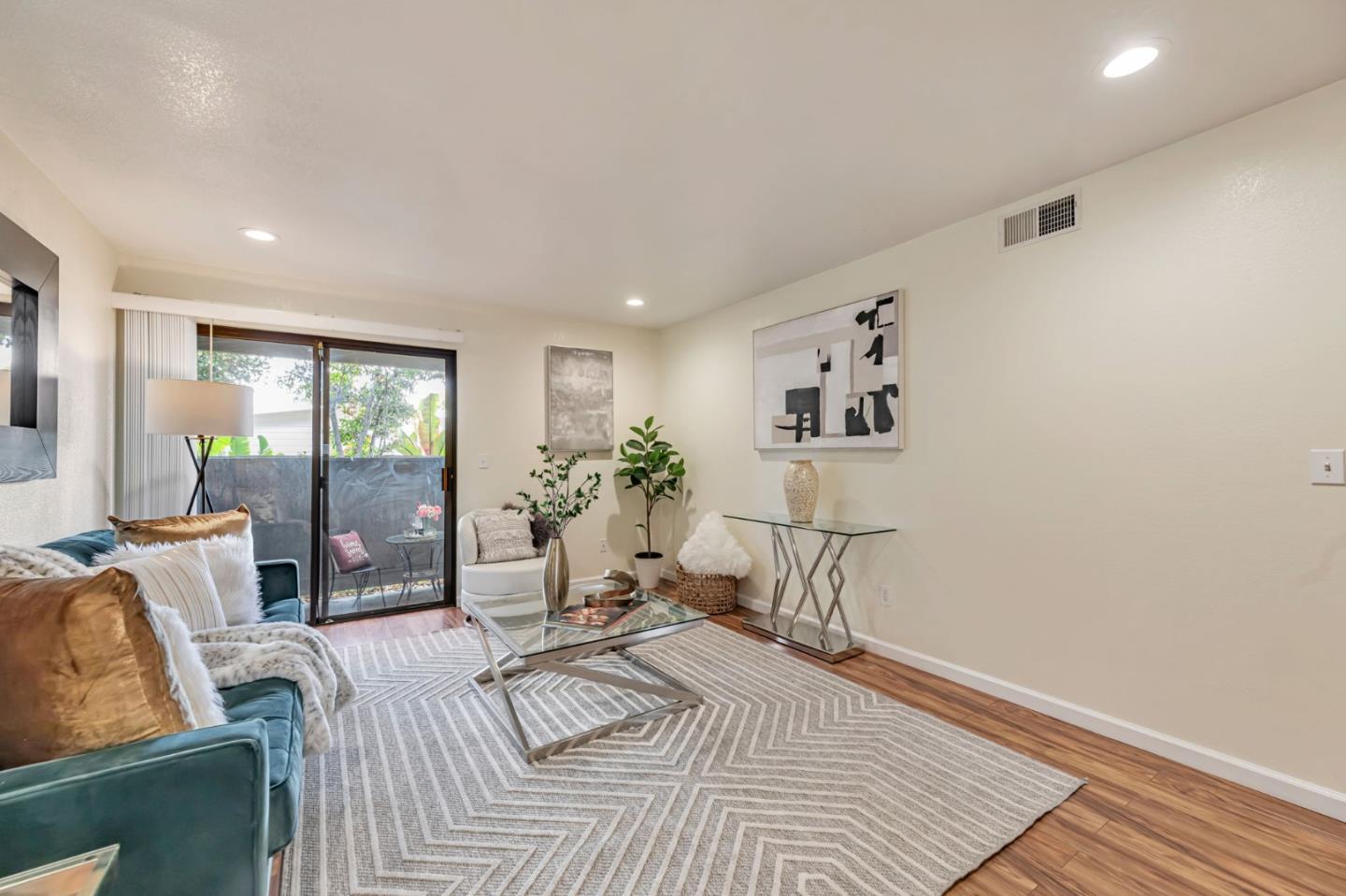 Detail Gallery Image 6 of 32 For 3326 Shadow Park Pl, San Jose,  CA 95121 - 2 Beds | 1 Baths