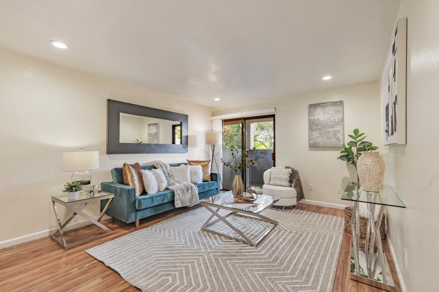 Detail Gallery Image 7 of 32 For 3326 Shadow Park Pl, San Jose,  CA 95121 - 2 Beds | 1 Baths