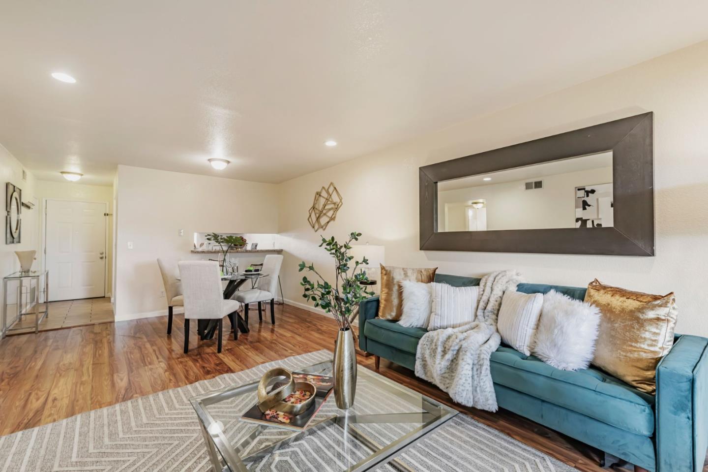 Detail Gallery Image 8 of 32 For 3326 Shadow Park Pl, San Jose,  CA 95121 - 2 Beds | 1 Baths