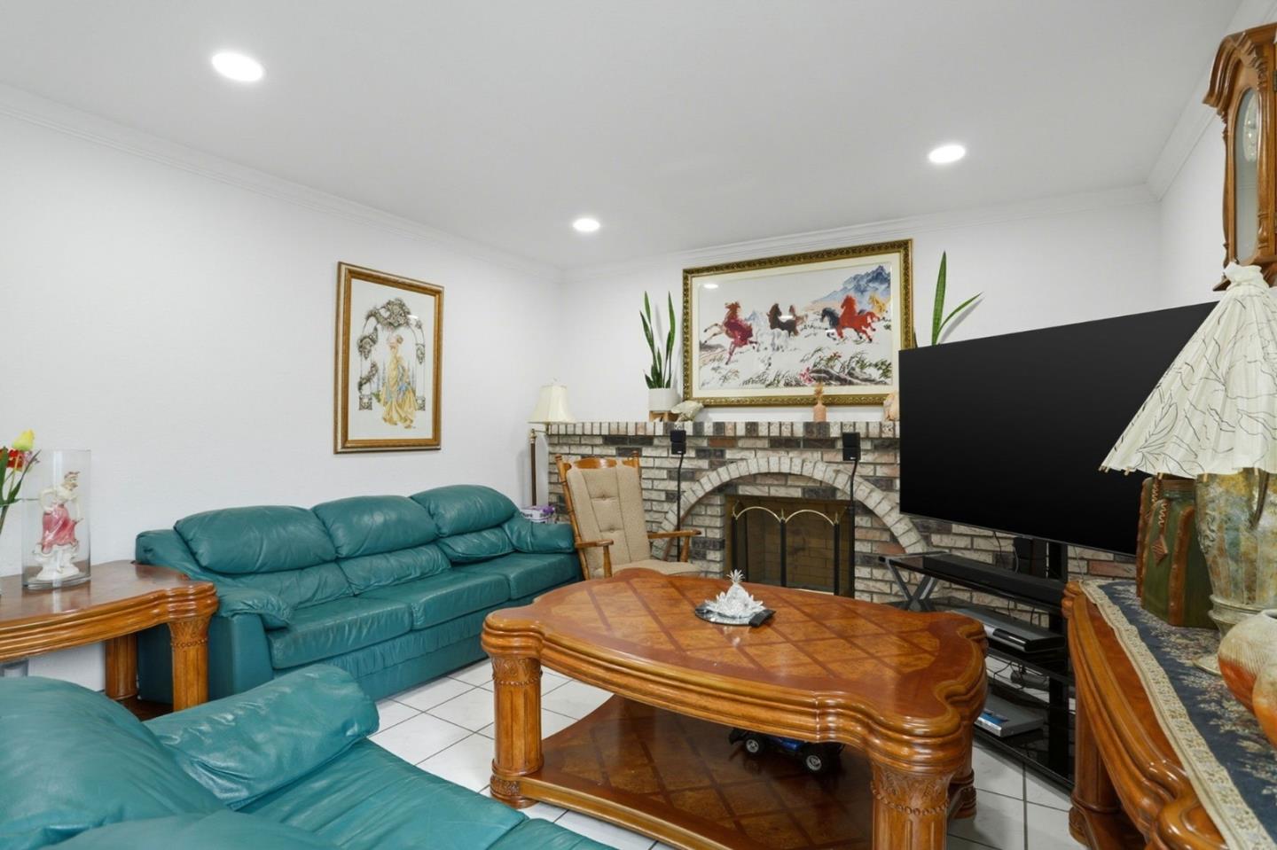 Detail Gallery Image 10 of 40 For 2083 Bluejacket Way, San Jose,  CA 95133 - 4 Beds | 2/1 Baths