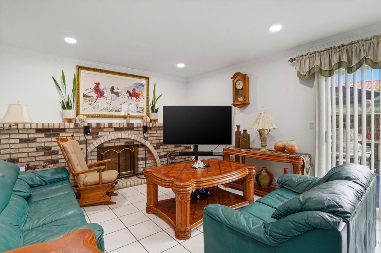 Detail Gallery Image 11 of 40 For 2083 Bluejacket Way, San Jose,  CA 95133 - 4 Beds | 2/1 Baths