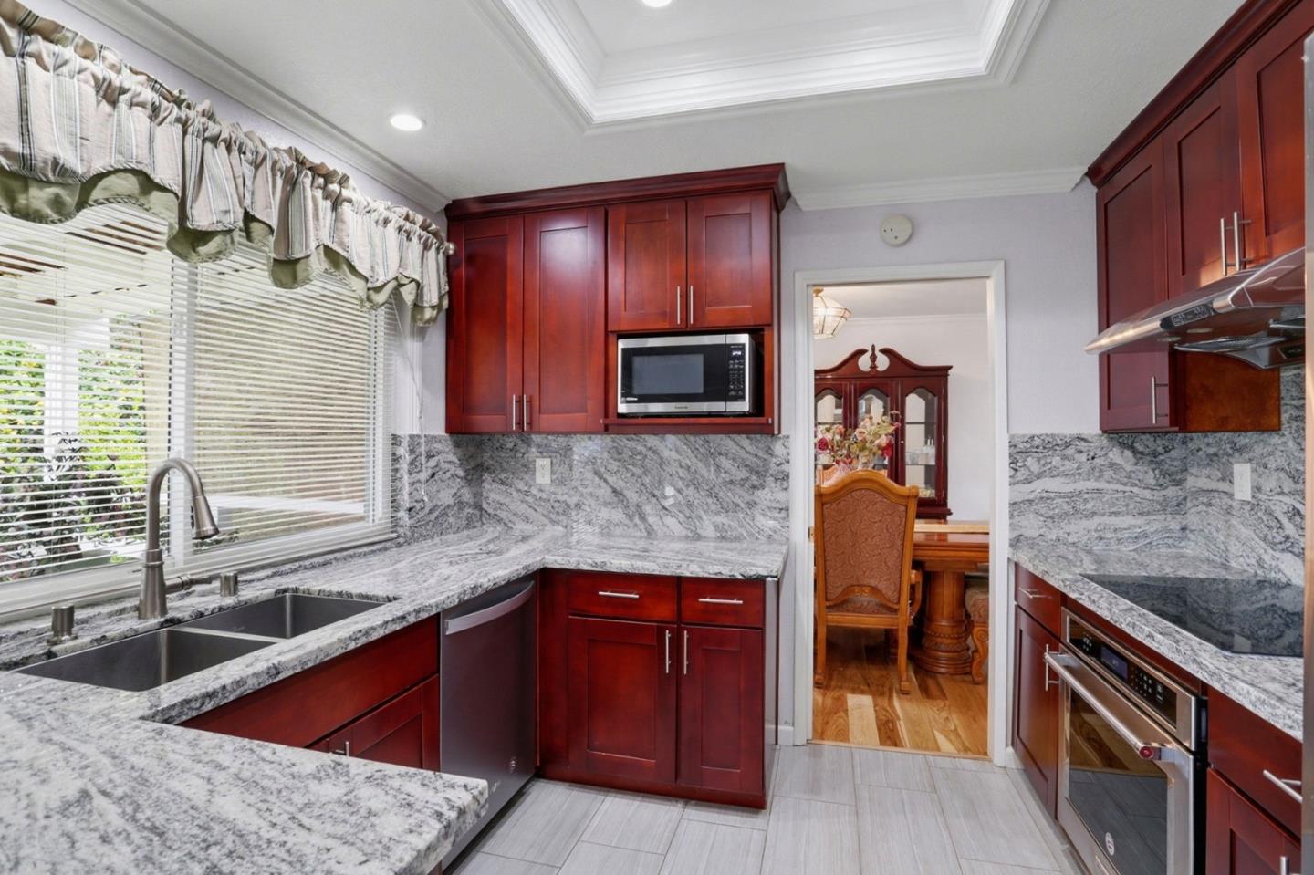 Detail Gallery Image 14 of 40 For 2083 Bluejacket Way, San Jose,  CA 95133 - 4 Beds | 2/1 Baths